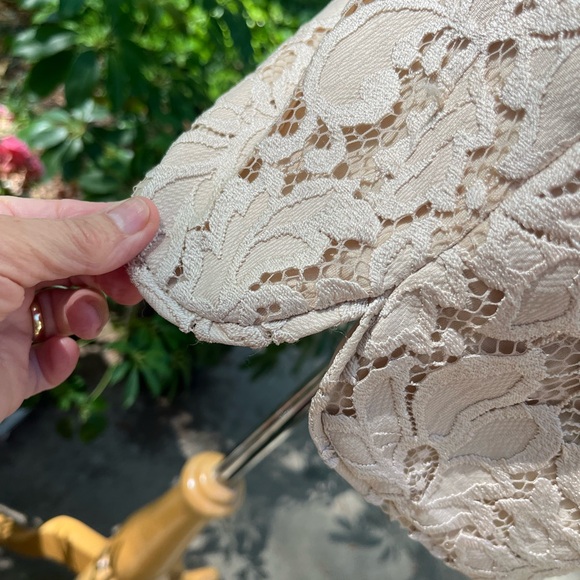 DIANE von FURSTENBERG Crème Lace Shorts, Size 2, EUC - Picture 8 of 14